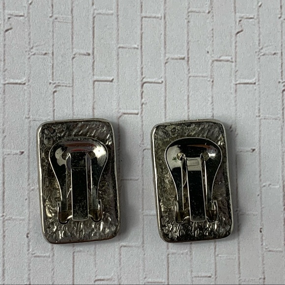 Vintage Enamel Clip On Earrings - Picture 2 of 4